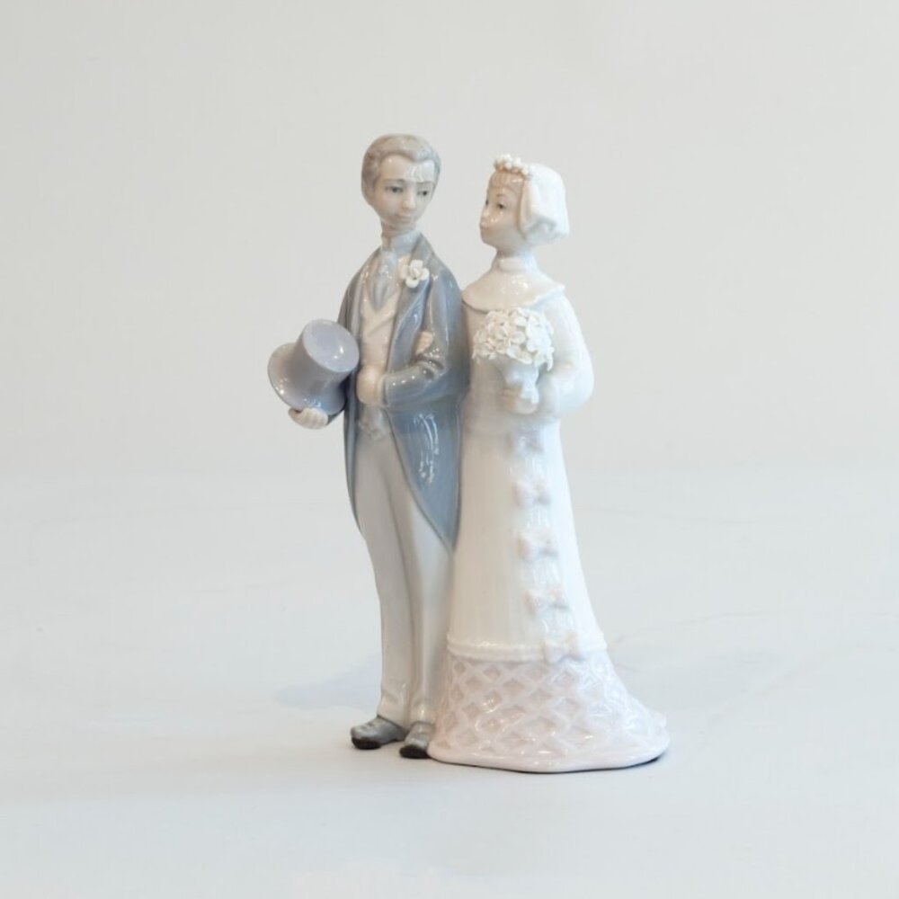 Vintage 1977 Lladró porcelain bride & groom figurine #4808